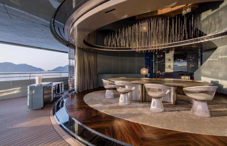 The 84m Yacht SAVANNAH