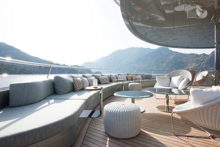 The 84m Yacht SAVANNAH