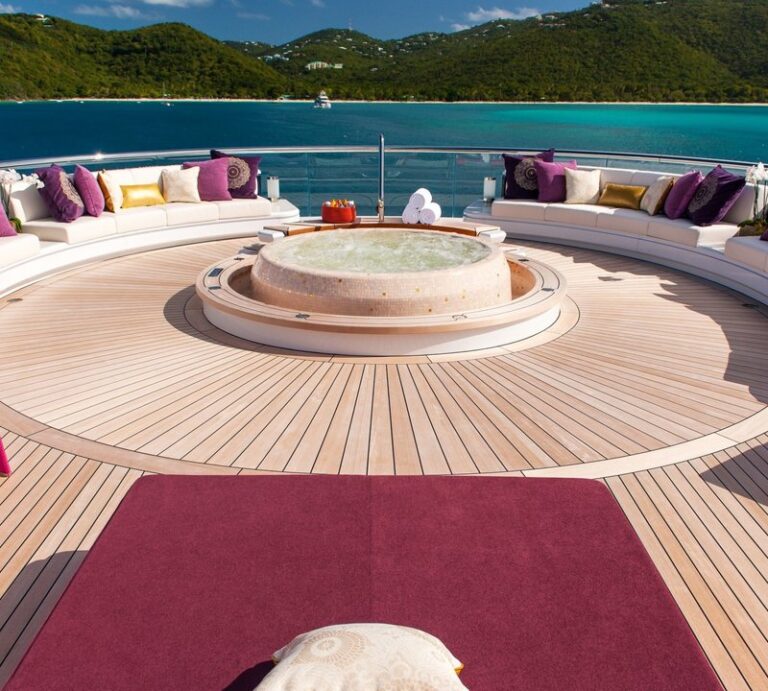 External Sitting With Jacuzzi Pool On Yacht SOLANDGE