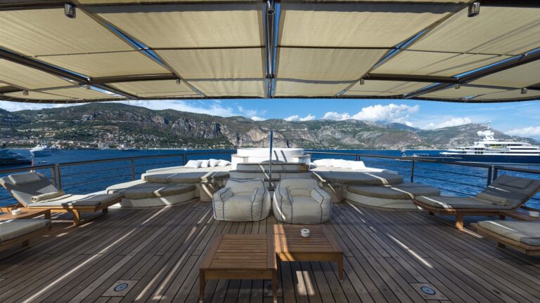 The 86m Yacht CHAKRA
