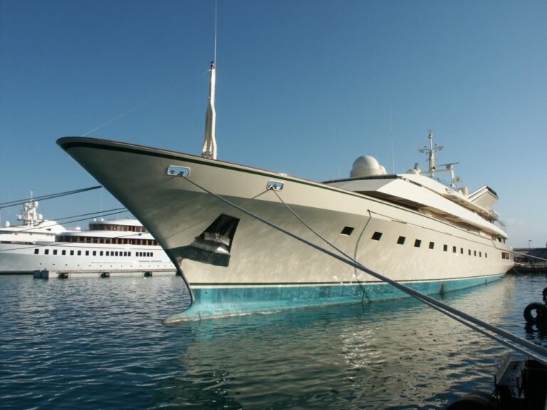 The 86m Yacht KINGDOM 5KR