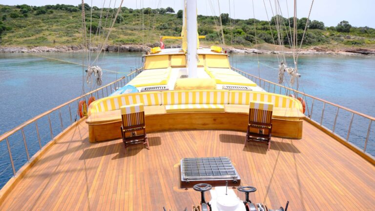 Bow seating