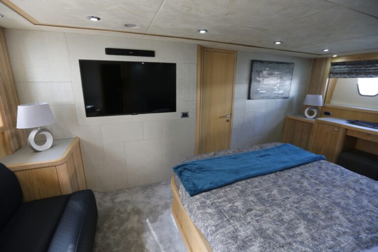 Guest cabin
