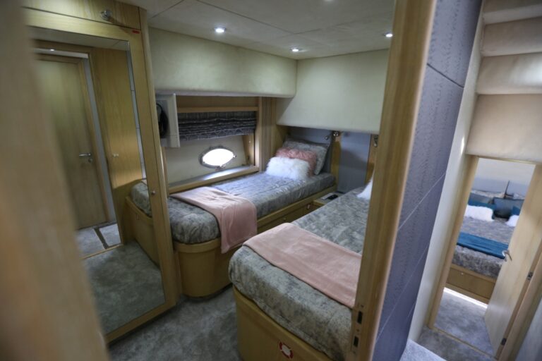 Twin cabin