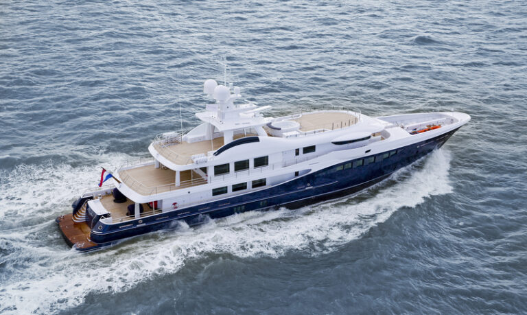 AMELS Superyacht LA FAMILIA underway