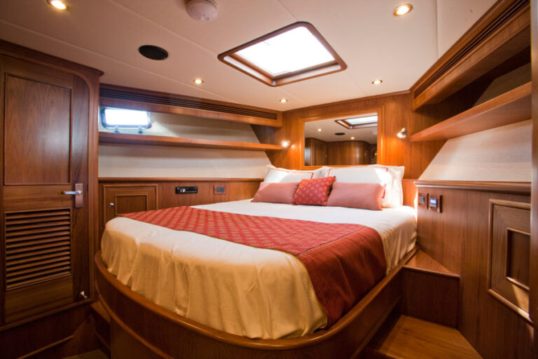 AROONA VIP Cabin