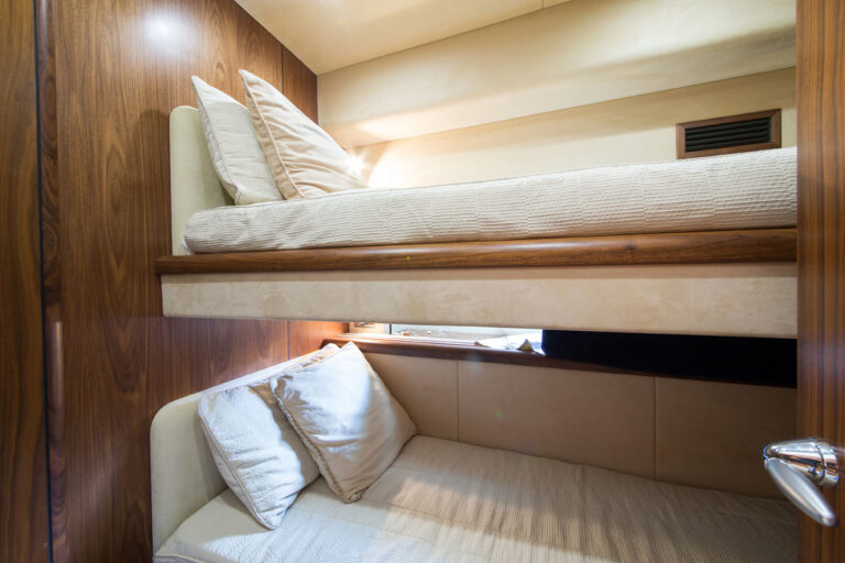 ASPIRE OF LONDON - Bunk cabin