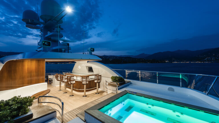 Exterior - Flybridge