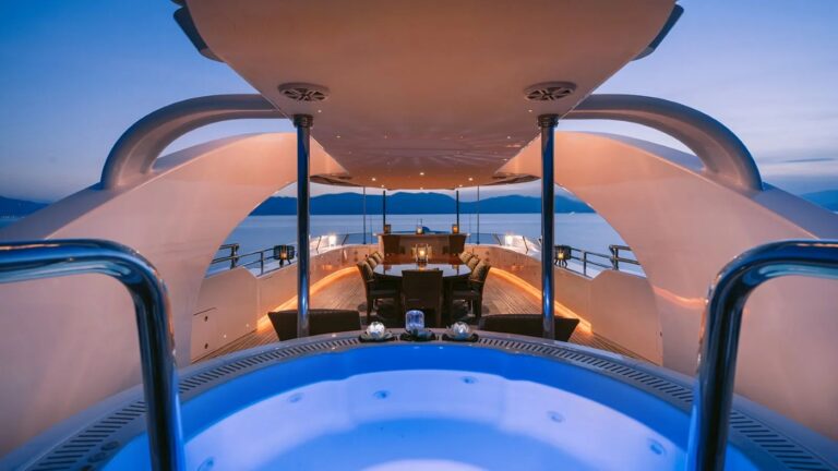 Exterior Sunbathing Area