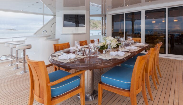 Aft Dining Bar