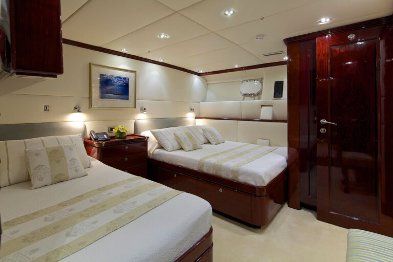 Charter yacht ALLURE A