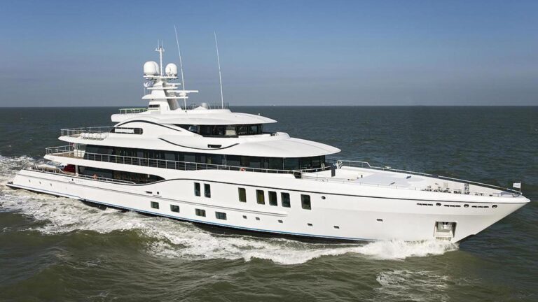 Amels Limited Edition 242 - Bow Profile Underway