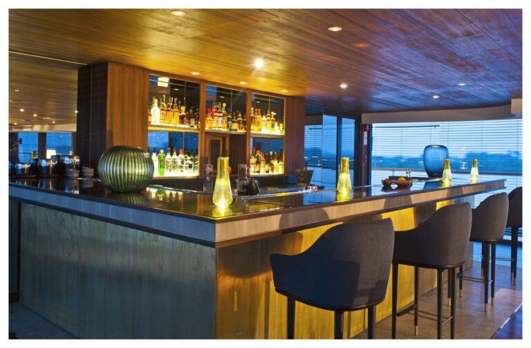 Aqua Mekong Indoor Bar