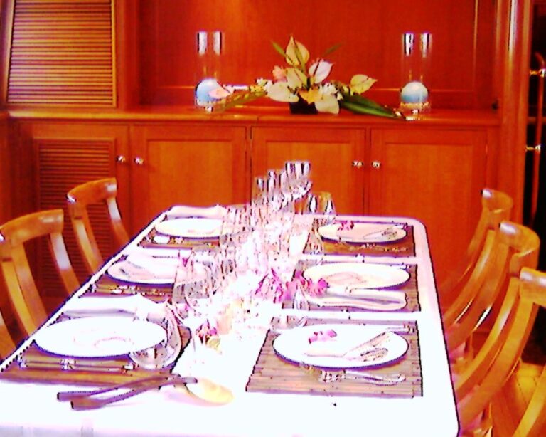 Axia Dinning