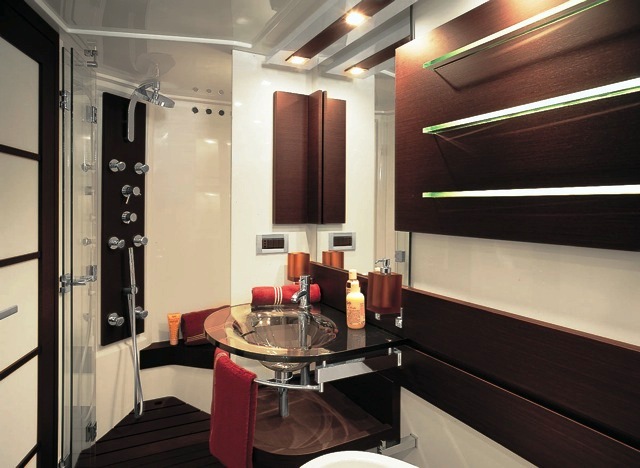 Azimut 62S -  Bathroom