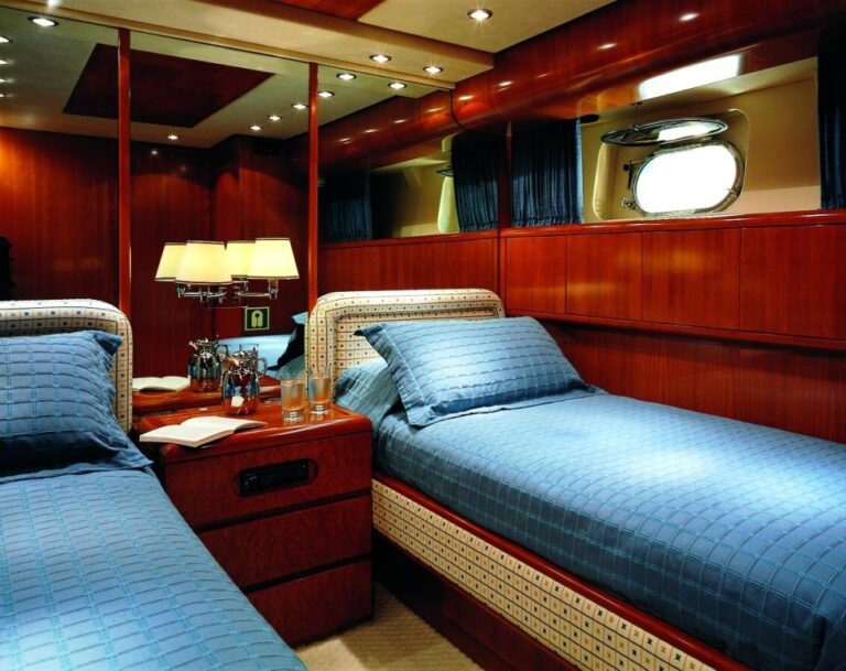 BARON - Twin Cabin
