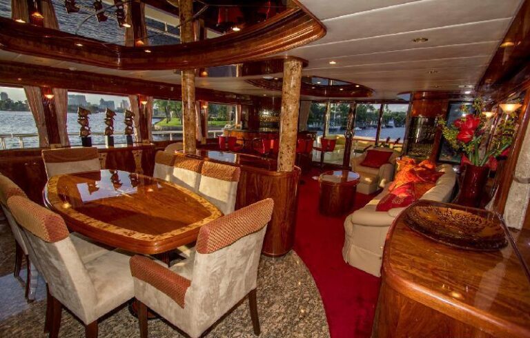 BELLA DONNA II - Formal Dining