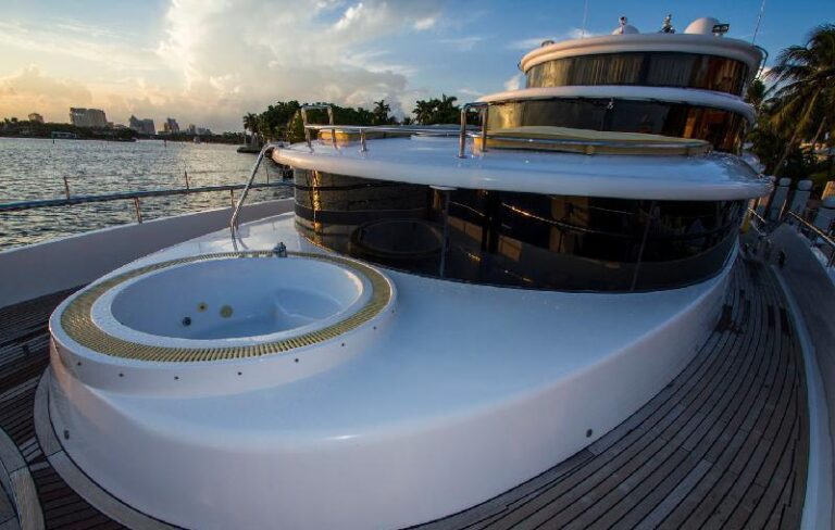 BELLA DONNA II - Spa Pool on Fordeck