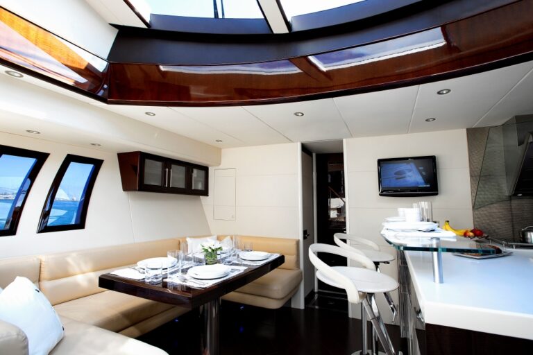 BG - Lower salon 2