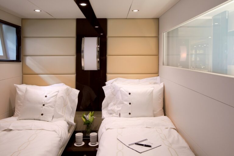BG - Twin cabin