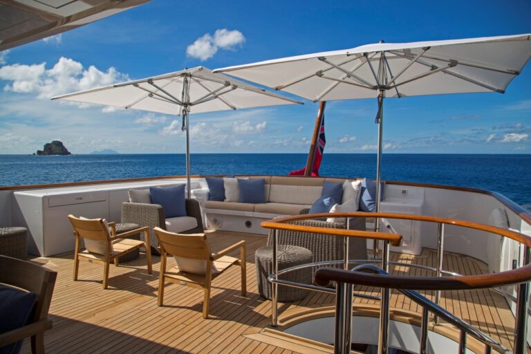 BROADWATER - Upper aft deck 2