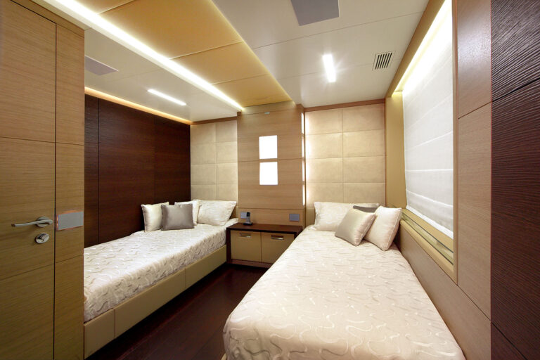 BS003 Twin Cabin
