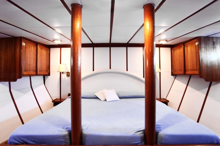 BUENA CHICA 1 - Guest Cabin