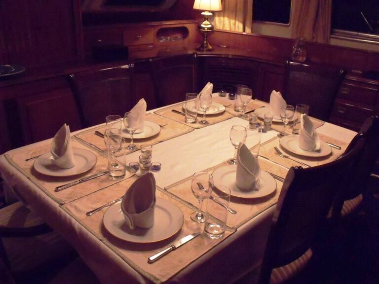 Benetti Yacht FAVORITA - Formal Dining
