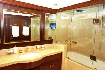 Big Aron Ensuite