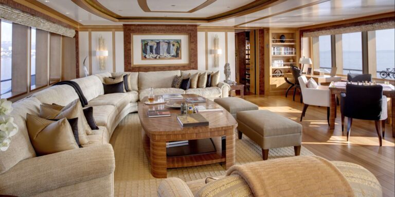Bridge Deck Lounge