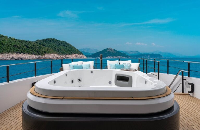 Exterior Sunbathing Area