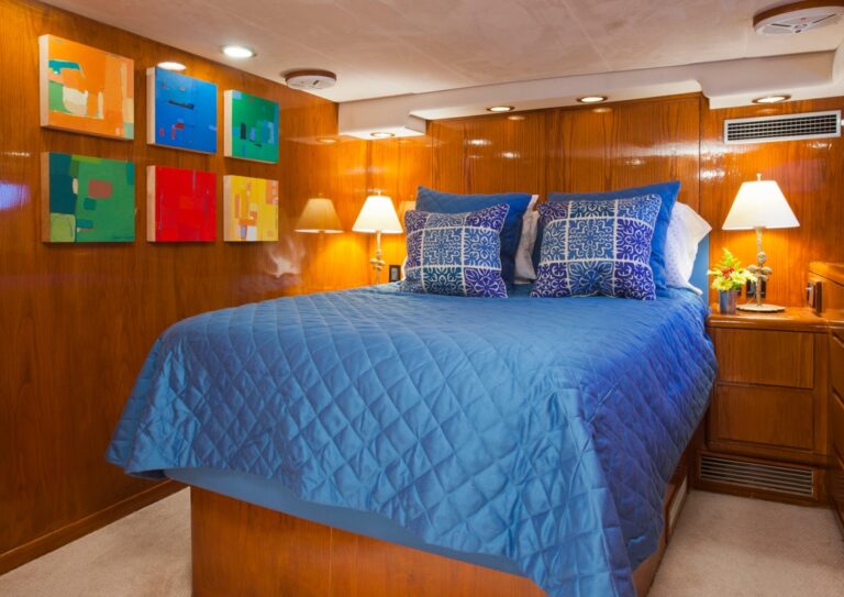 CAPRICORN Cabin