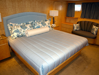 CHASING DAYLIGHT - New Master Cabin