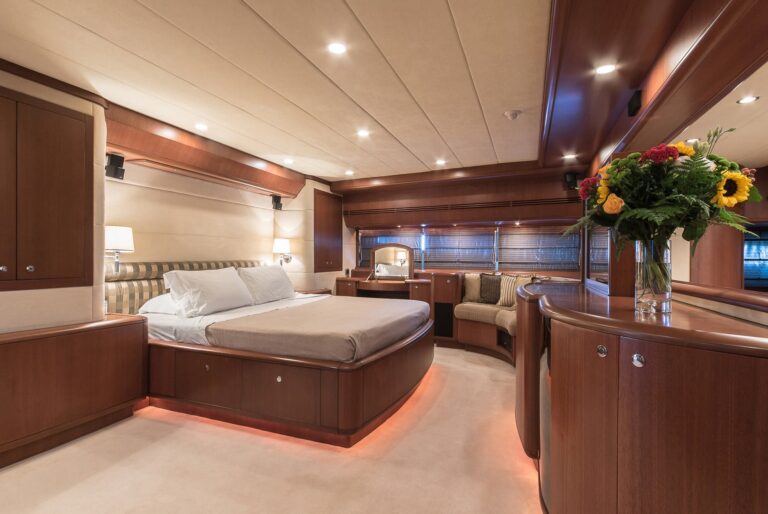 CLARITY Master Cabin