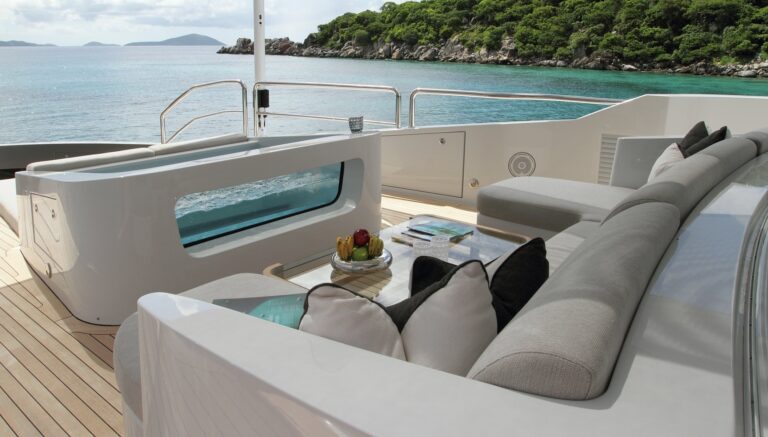 Foredeck Jacuzzi