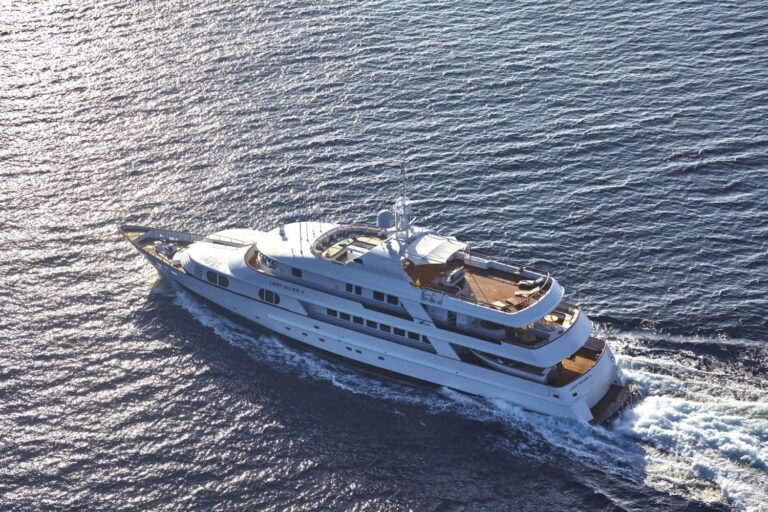 CRN Ancona Motor Yacht LADY ELLEN II - Underway