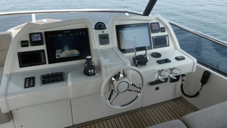 Captain Area 01