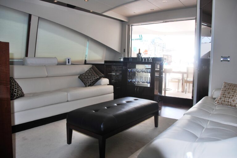 Carbon - Salon looking Aft