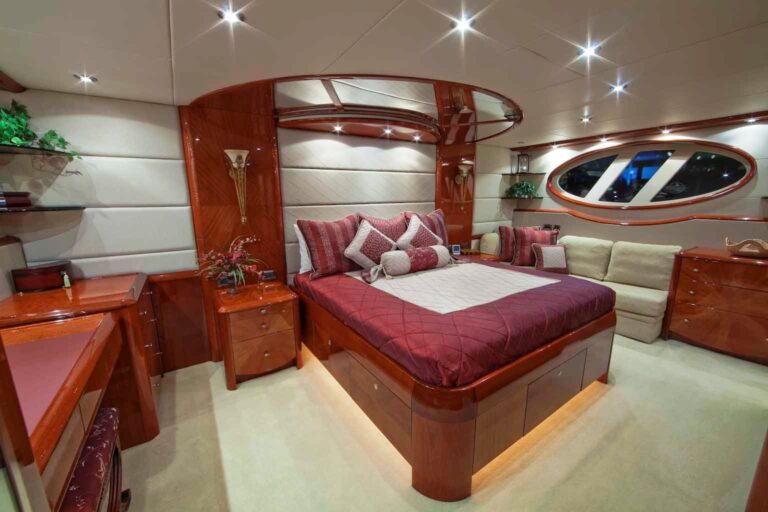 Castaway - Master Cabin