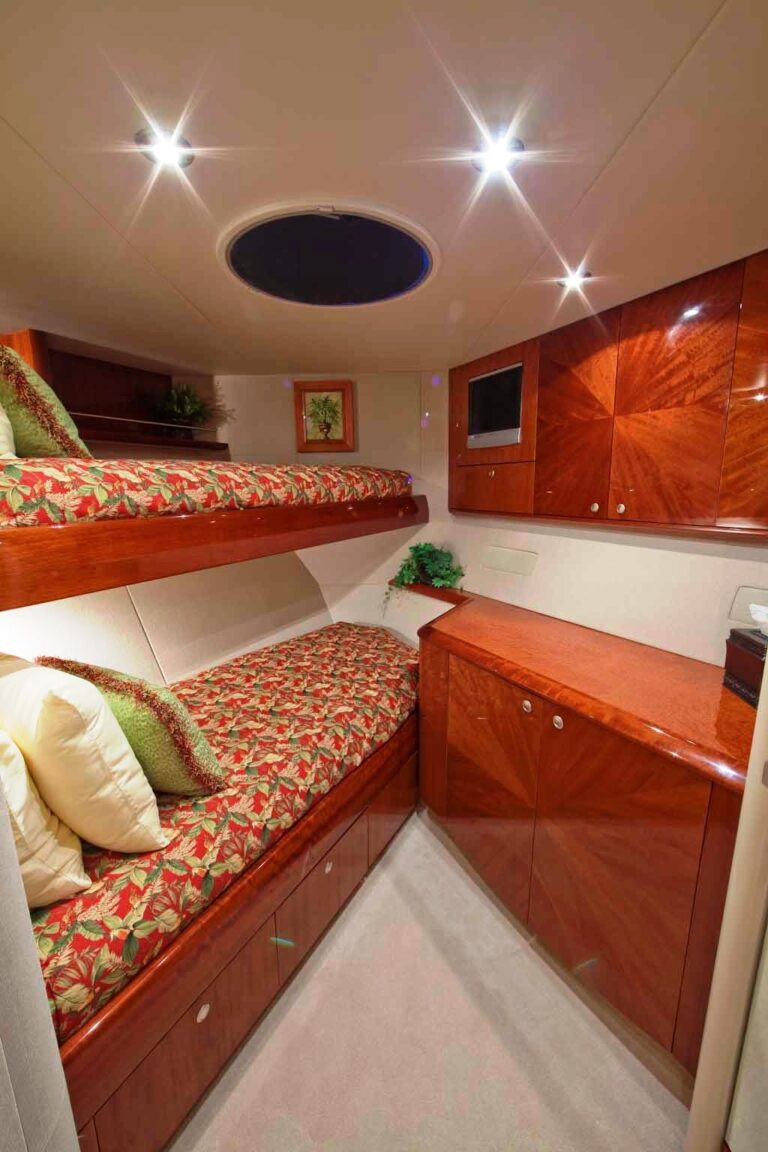 Castaway - Twin Cabin