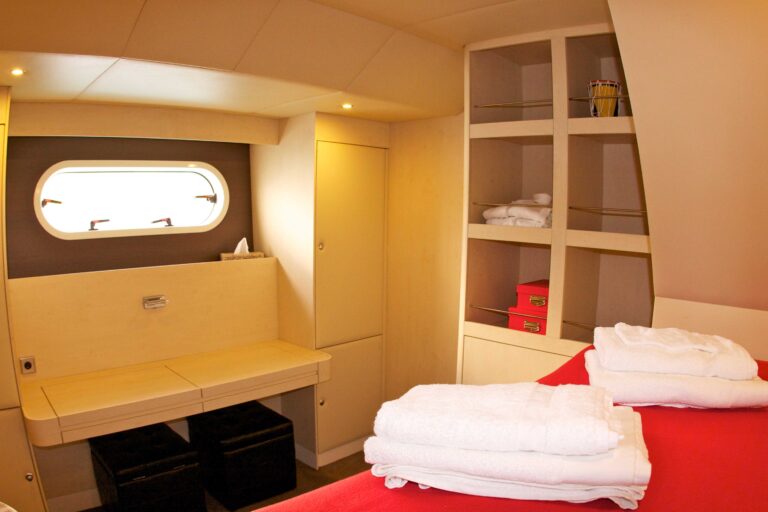 Cat JAMBO - Double Cabin 1 View 2