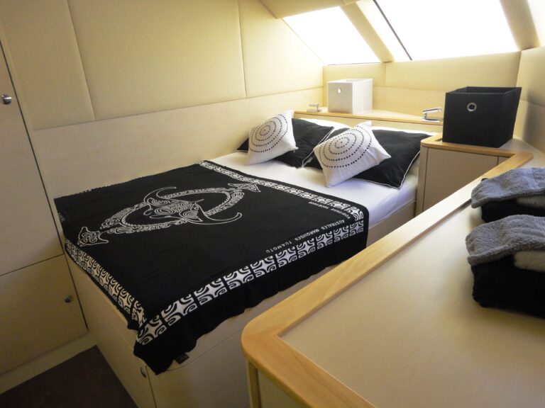 Cat JAMBO - Double Cabin 2