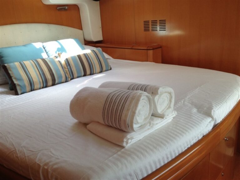 Catamaran AMURA - Guest Cabin