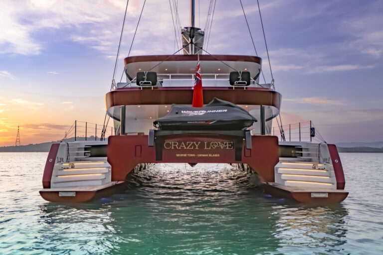 Catamaran CRAZY LOVE Aft