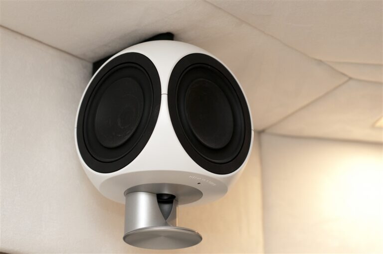 Catamaran DREAMLINER - Audio System