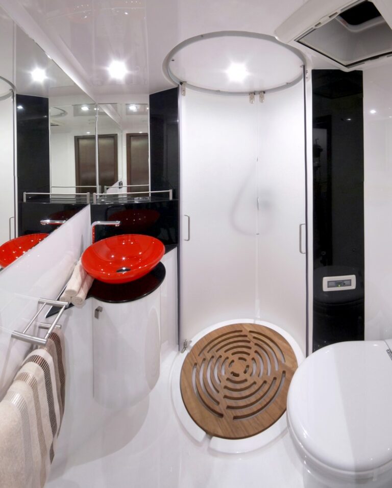 Catamaran FOREVER - Guest Ensuite