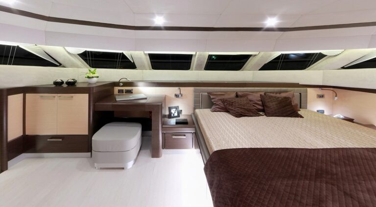 Catamaran FOREVER - Master Cabin
