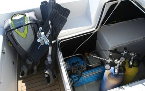 Catamaran KIWI PRYDE - Dive Gear