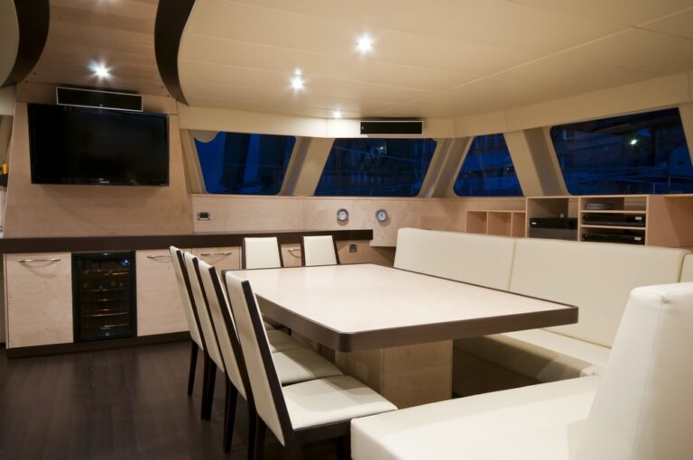 Catamaran MUSE - Dining 2