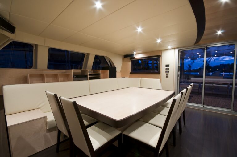 Catamaran MUSE - Dining
